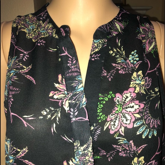 Let it be sleeveless blouse - Picture 6 of 8